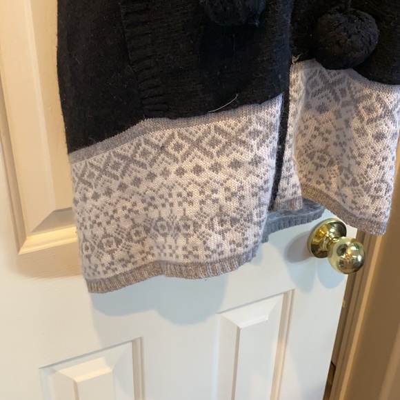 BCBG Maxazria long tunic sweater with faux fur hood - Picture 3 of 7